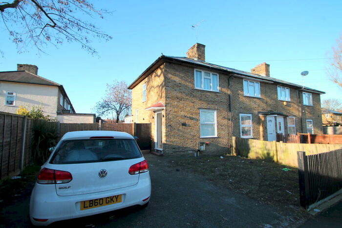 3 Bedroom House To Rent In Shrewsbury Road, SM5