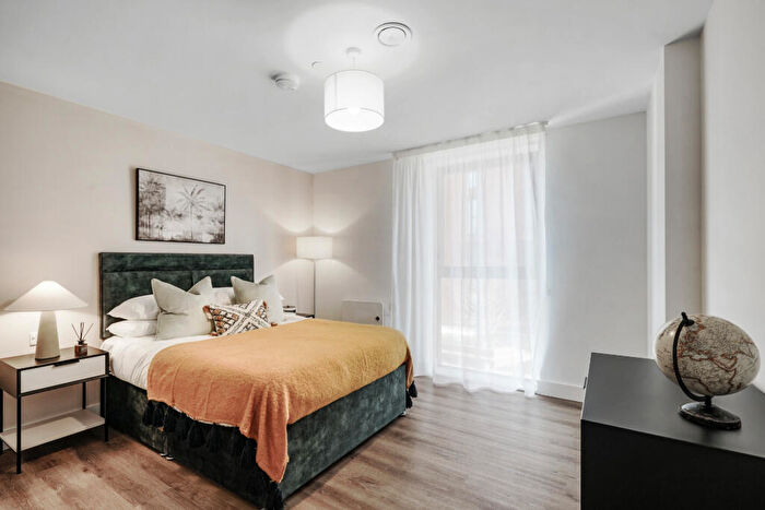 2 Bedroom Apartment To Rent In Lofting House, SL6
