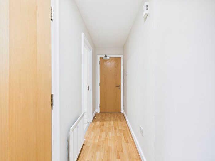 2 Bedroom Flat To Rent In Station Street, Belfast, BT3