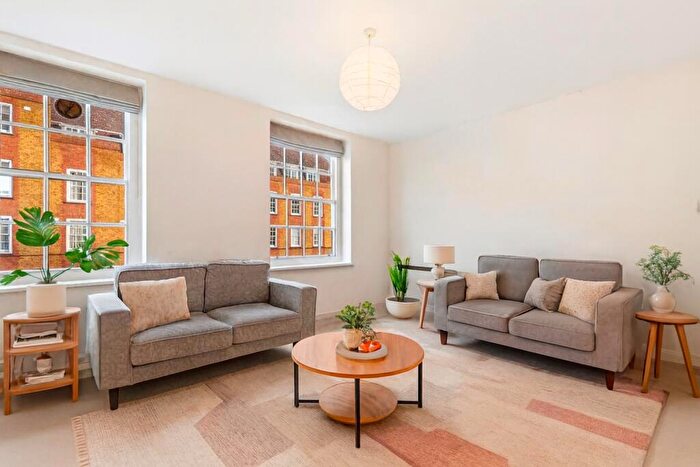 3 Bedroom Flat To Rent In White House, Vicarage Crescent, SW11