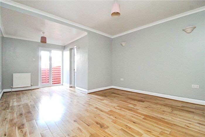 2 Bedroom Flat To Rent In Lower Addiscombe Road, Croydon, CR0