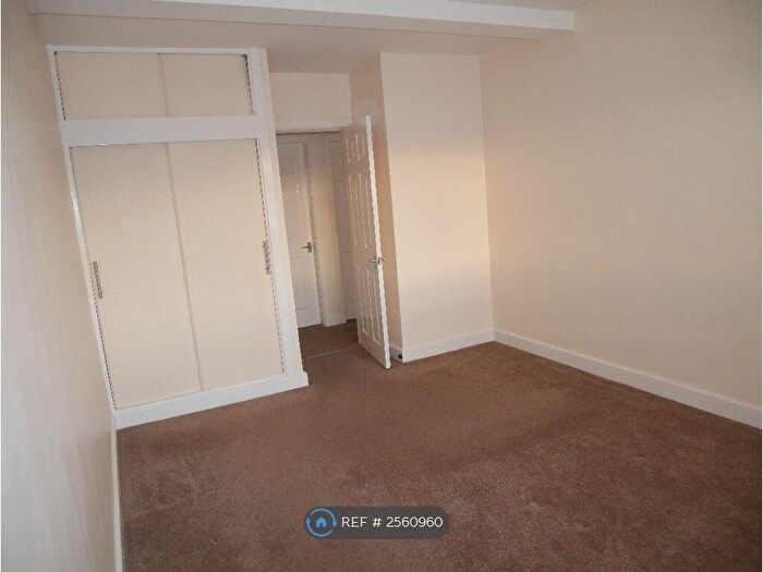 2 Bedroom Flat To Rent In Worcester Road, Cheadle Hulme, Cheadle, SK8