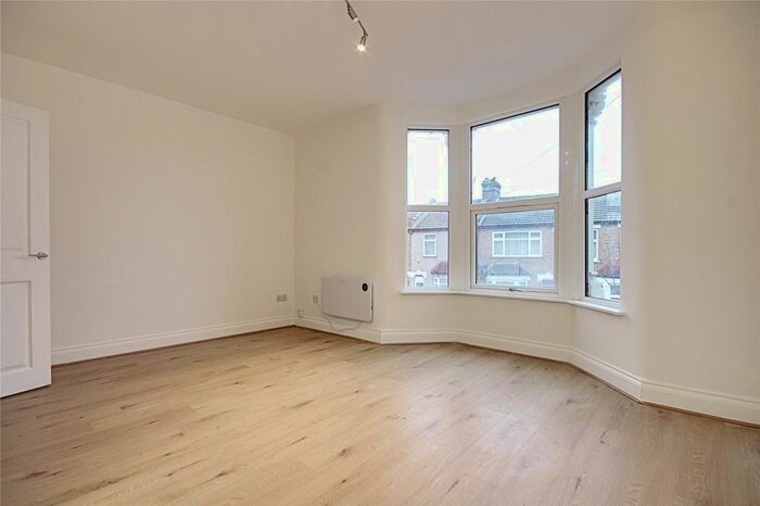 2 Bedroom Flat To Rent In Clarence Road, Enfield, Middlesex, EN3