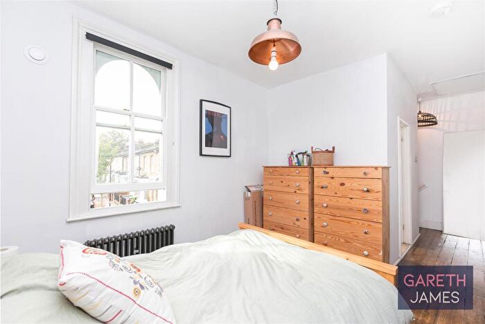 1 Bedroom End Of Terrace House To Rent In Mcdermott Road, SE15