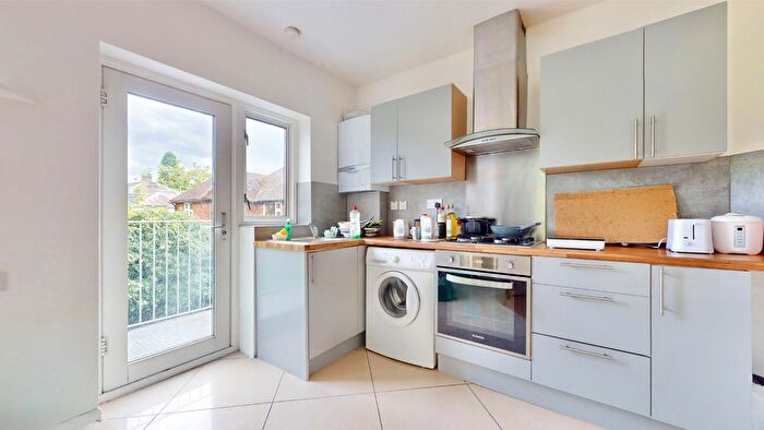 3 Bedroom Flat To Rent In Page Street, London, NW7