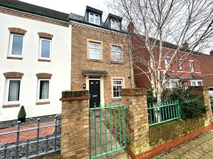 4 Bedroom Semi-Detached House To Rent In Holne Road, Wichelstowe, Swindon, SN1