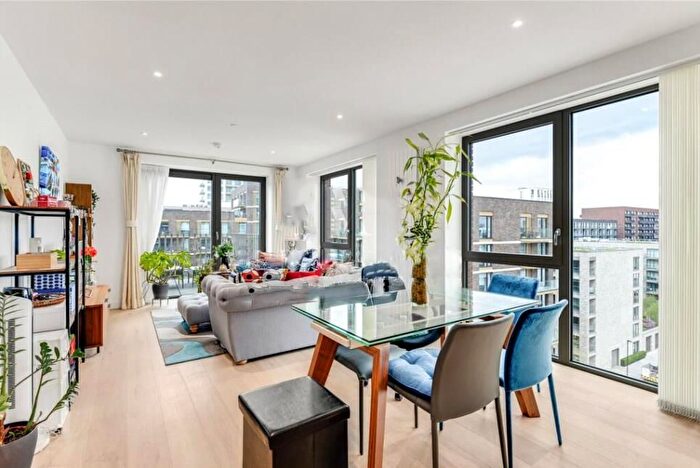 2 Bedroom Flat To Rent In Pendant Court, Royal Wharf, E16