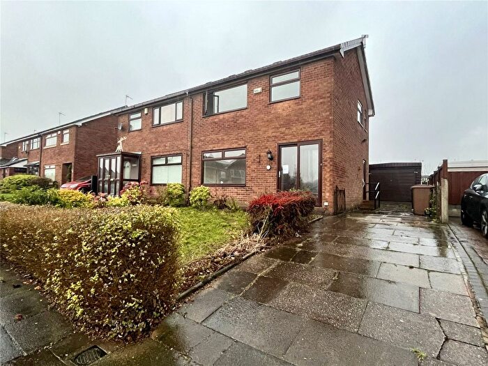 3 Bedroom Semi Detached House For Sale In Shaftesbury Drive, Heywood, Greater Manchester, OL10