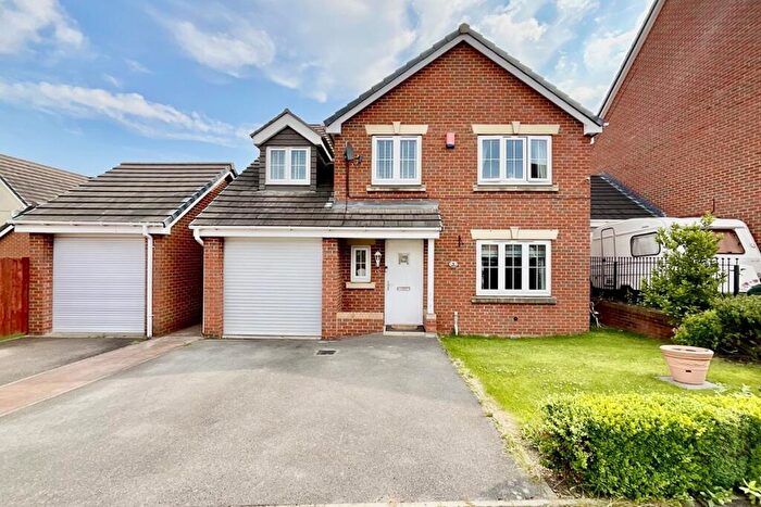 4 Bedroom Detached House For Sale In Middlepeak Way, Sheffield, S13