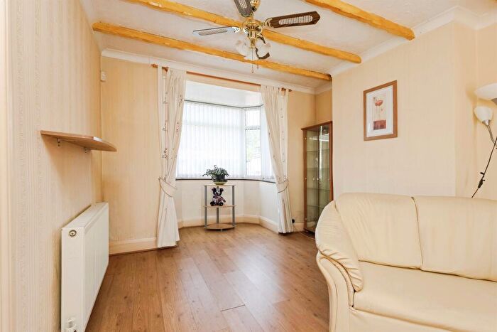 3 Bedroom Semi-Detached House For Sale In Lyttelton Road, Stechford, Birmingham, B33