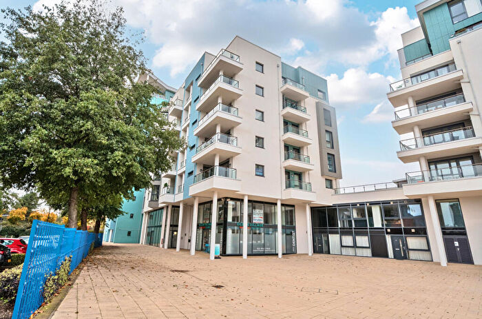 2 Bedroom Flat For Sale In Ocean Way, Ocean Village, Southampton, Hampshire, SO14