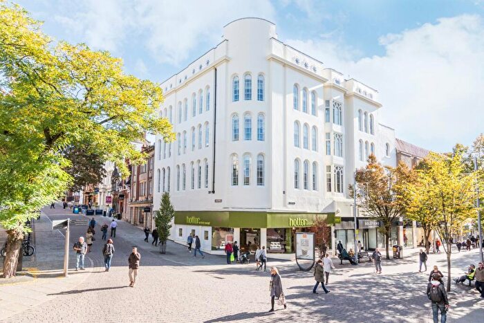 1 Bedroom Apartment To Rent In - Lister Gate, NG1