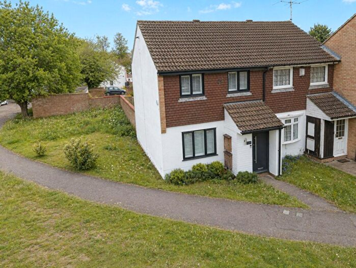 3 Bedroom End Of Terrace House For Sale In Cemetery Road, Houghton Regis, Dunstable, Bedfordshire, LU5