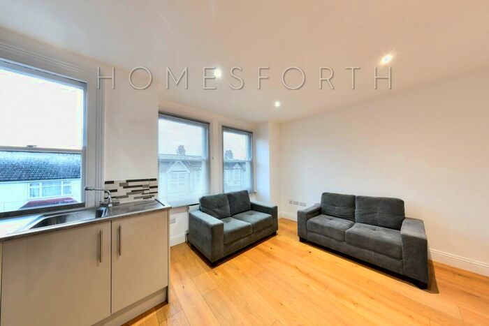 2 Bedroom Flat To Rent In Russell Road, West Hendon, NW9