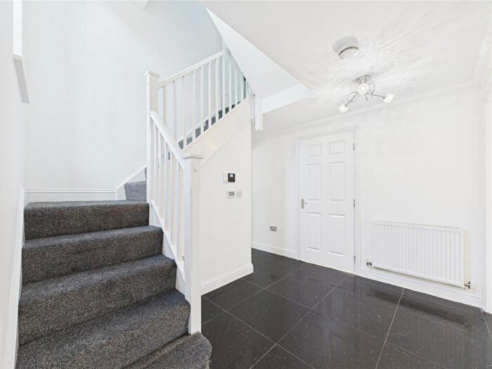 5 Bedroom Detached House To Rent In Beechwood Park Drive, Darley Park, Derby, DE22