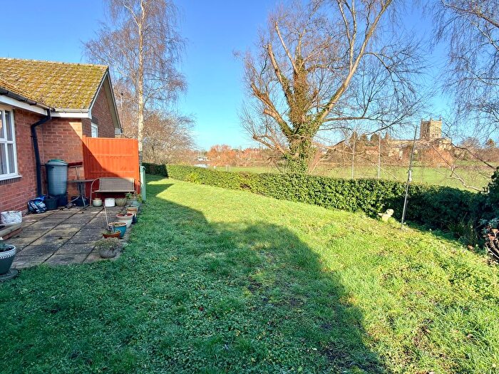 2 Bedroom Bungalow For Sale In Shephard Mead, Tewkesbury, GL20