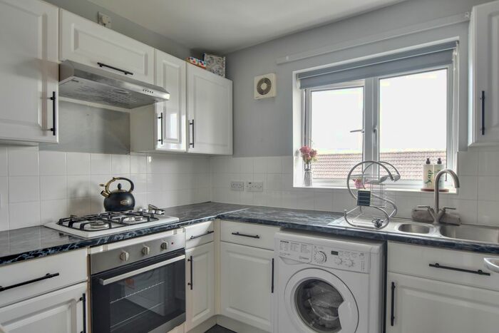 2 Bedroom Flat For Sale In Willow Road, Dunmow, CM6