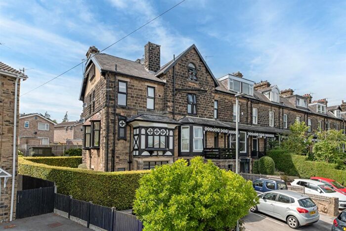 1 Bedroom Flat For Sale In Elm Grove, Burley In Wharfedale, Ilkley, LS29