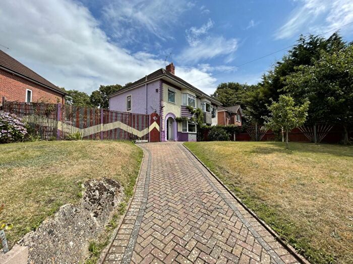 3 Bedroom House To Rent In Highlands Crescent, BH10