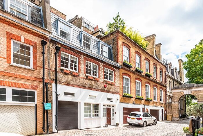 3 Bedroom Mews To Rent In Grosvenor Gardens Mews North, Belgravia, SW1W