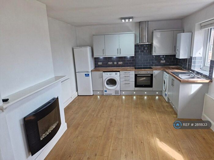 1 Bedroom Flat To Rent In Nailsworth Crescent, Merstham, Redhill, RH1