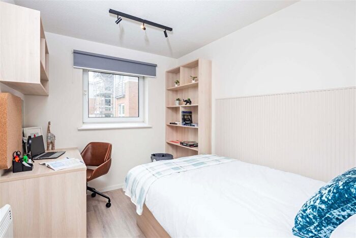 1 Bedroom Flat To Rent In Crown Station Place, Edge Hill, Liverpool, L7