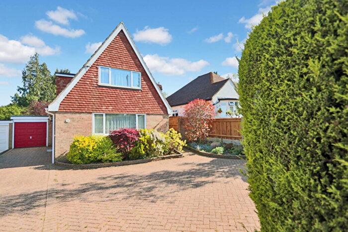 2 Bedroom Detached Bungalow For Sale In Taunton Lane, Coulsdon, CR5