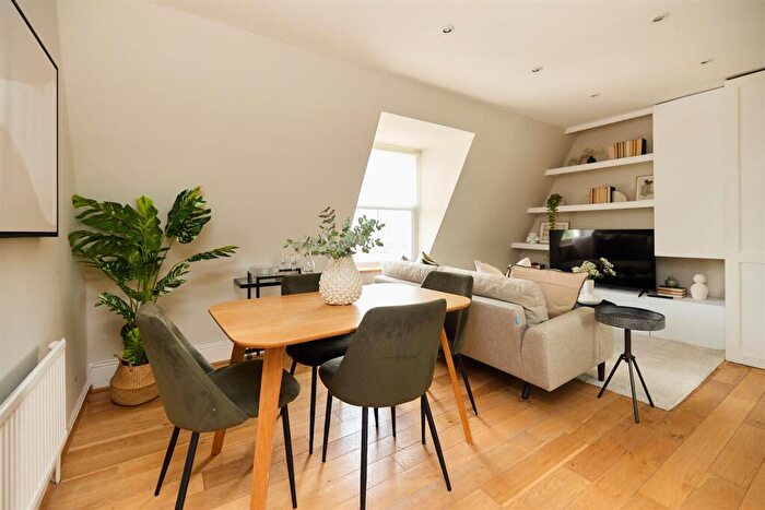 2 Bedroom Flat For Sale In Adamson Road, Belsize Park, NW3
