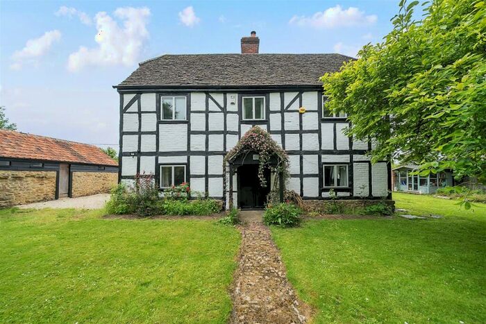 4 Bedroom Detached House For Sale In Westbrook, Bromham, SN15