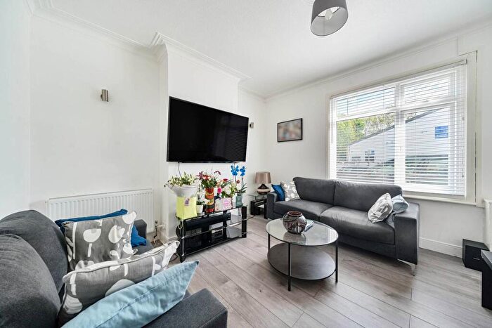 5 Bedroom End Of Terrace House To Rent In Cecil Road, Colindale, London, NW9