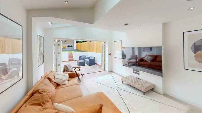 6 Bedroom House To Rent In Dawlish Road, Birmingham, B29