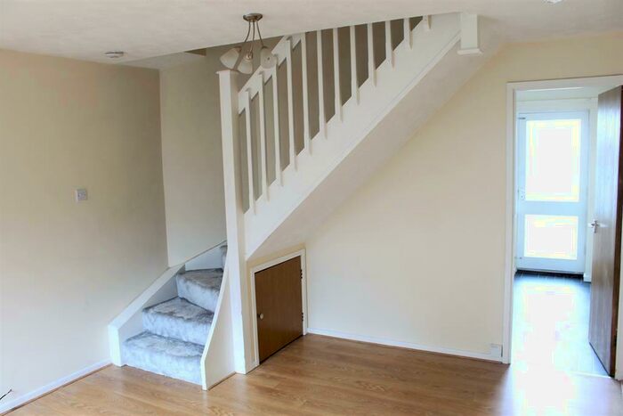 2 Bedroom Town House To Rent In Penny Lane Way, Leeds, West Yorkshire, LS10