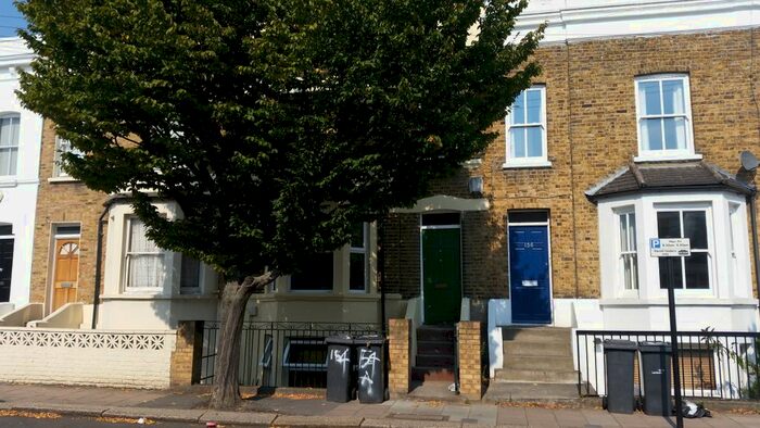 3 Bedroom Flat To Rent In Ferndale Road, London, SW4