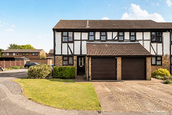 3 Bedroom End Of Terrace House For Sale In Double Bedrooms - Cloakroom - Study - South Facing Garden, ME7