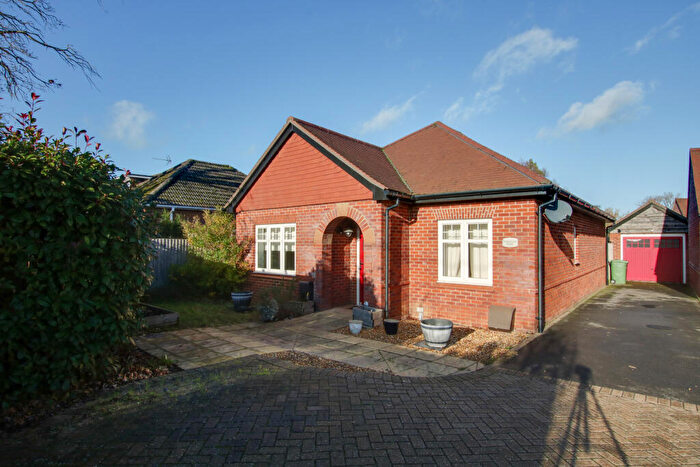 2 Bedroom Detached Bungalow For Sale In Waltham Chase, SO32