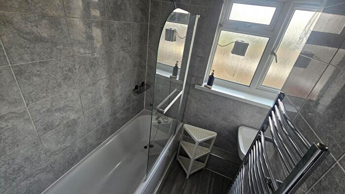 3 Bedroom Flat To Rent In Barlow House ( Th June ), SE16