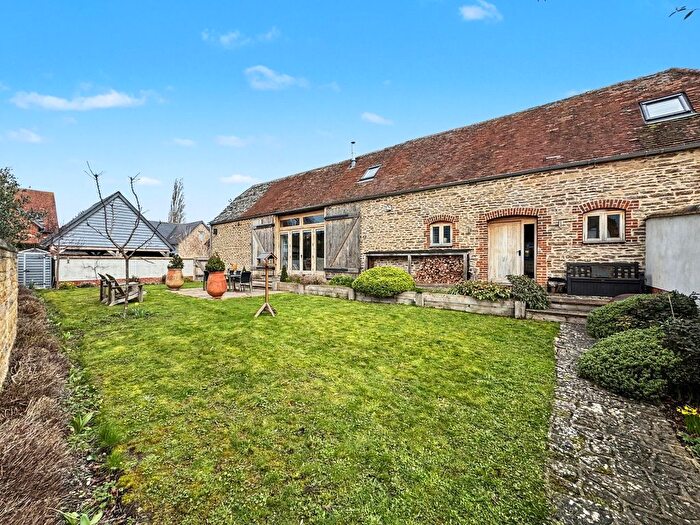 4 Bedroom Barn Conversion For Sale In St. James Way, West Hanney, OX12