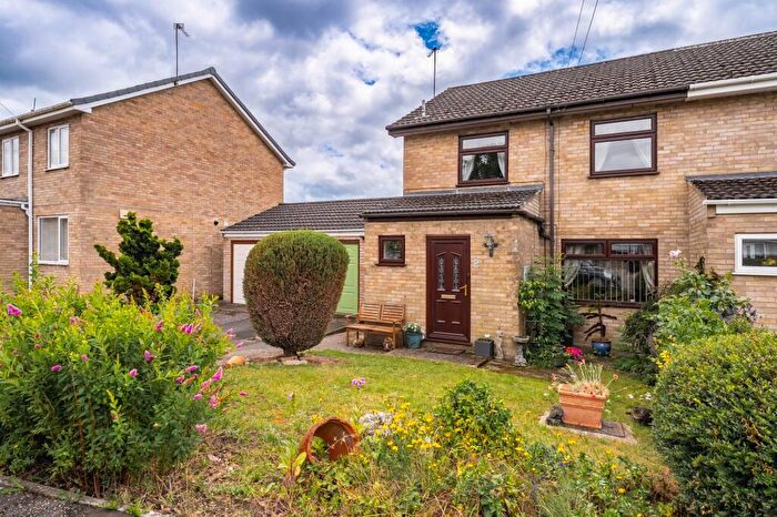 3 Bedroom Semi Detached House For Sale In Valley View, Dereham, NR19