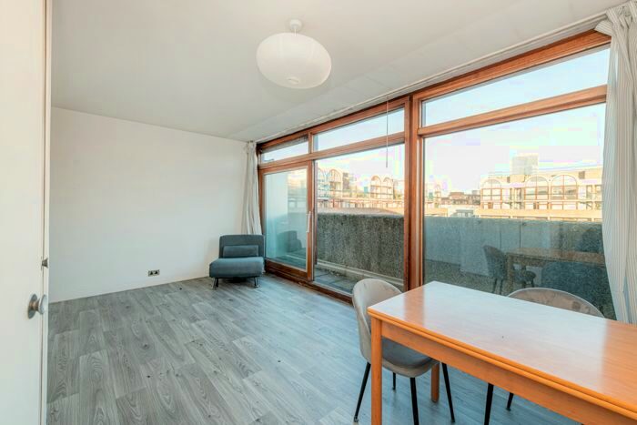 Studio To Rent In Barbican, London, EC2Y