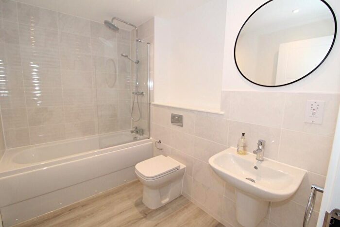 2 Bedroom Apartment To Rent In Grange Road, Glasgow, G42