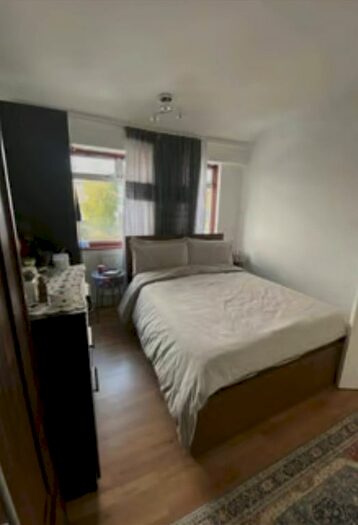 3 Bedroom Semi-Detached House To Rent In Leven Way, Hayes, UB3