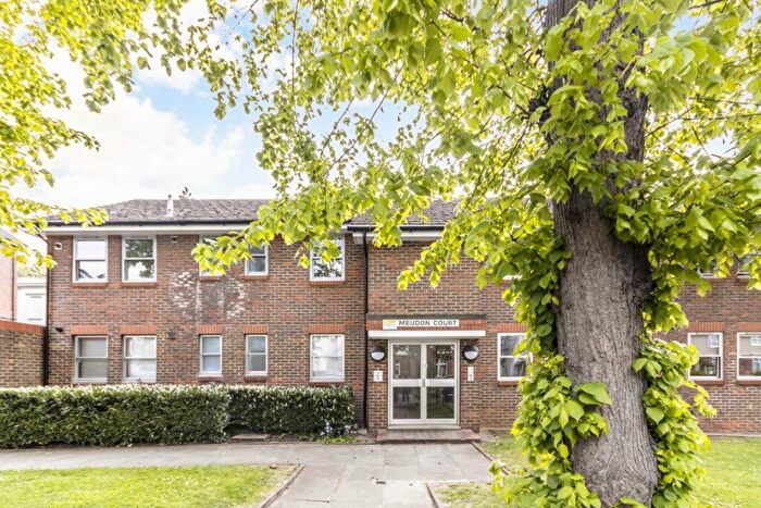 3 Bedroom Flat To Rent In Grove Road, Surbiton, KT6