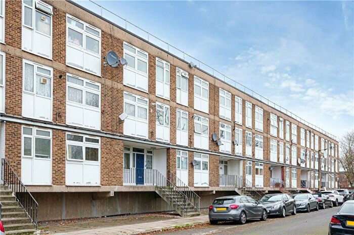 4 Bedroom Flat To Rent In Lorrimore Square, Kennington, London, London, SE17