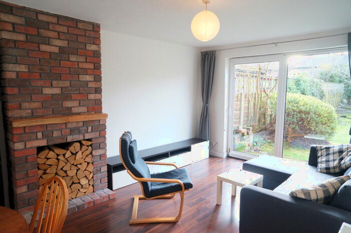 3 Bedroom Semi-Detached House To Rent In Parrs Wood Road, Didsbury, M20