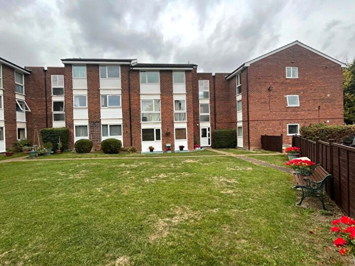1 Bedroom Apartment To Rent In Tennyson Close, Royston, SG8