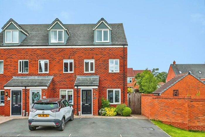 3 Bedroom End Of Terrace House For Sale In Elka Road, Ilkeston, DE7