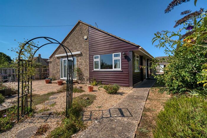 4 Bedroom Detached Bungalow For Sale In New Street, Marnhull, DT10