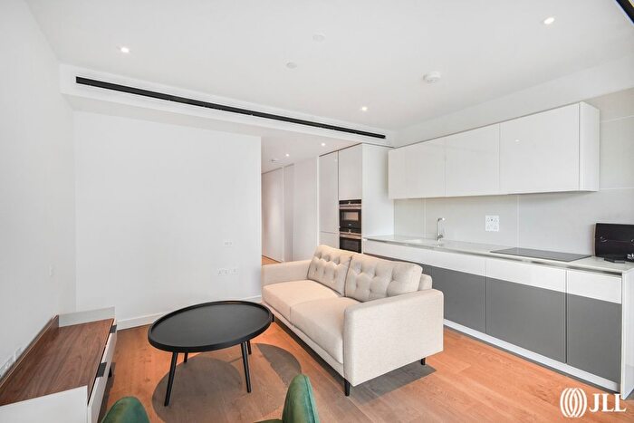 Studio To Rent In Electric Boulevard, London, SW11