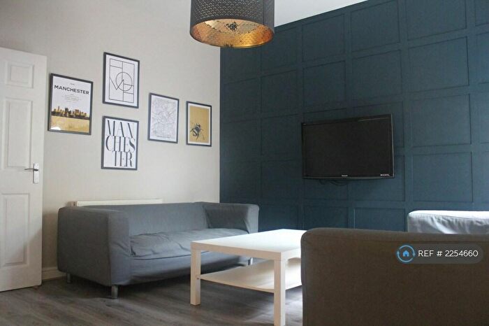 8 Bedroom Terraced House To Rent In Fairbank Avenue, Manchester, M14