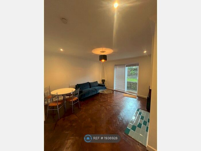 1 Bedroom Flat To Rent In Somerset Court, Hove, BN3